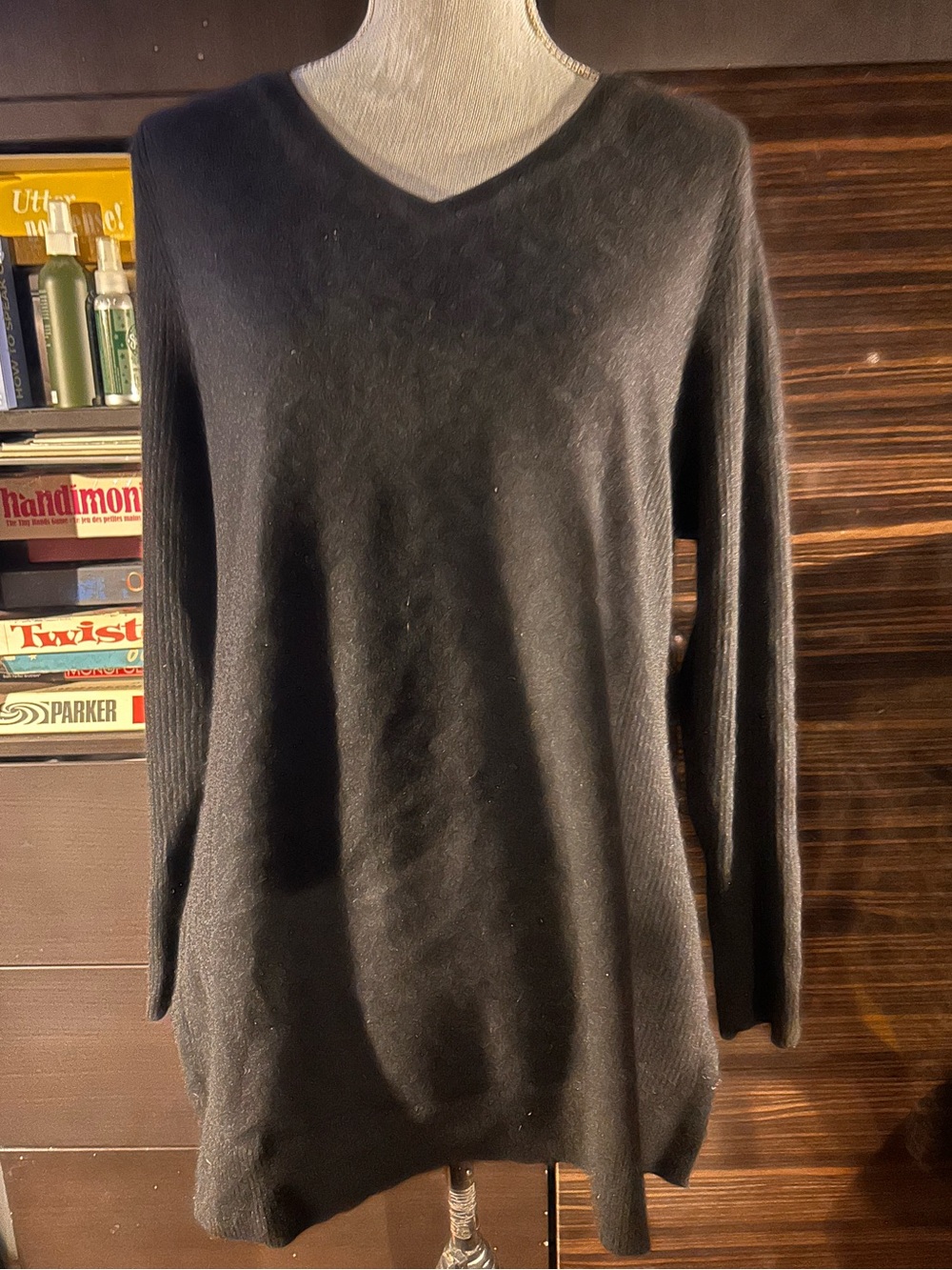 Isaac Mizrahi Black V-Neck 100% Cashmere V-neck Sweater